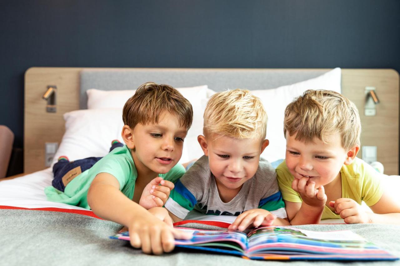 Holiday Inn Express - Almere By Ihg Экстерьер фото